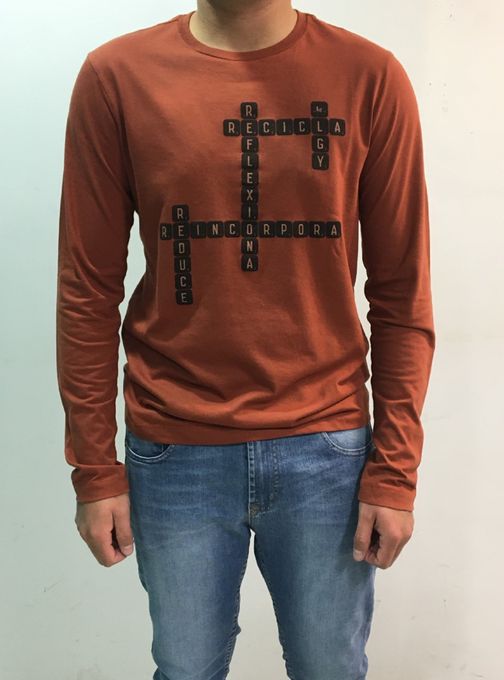 T-SHIRT-MANGA-LARGA-CON-ESTAMPA
