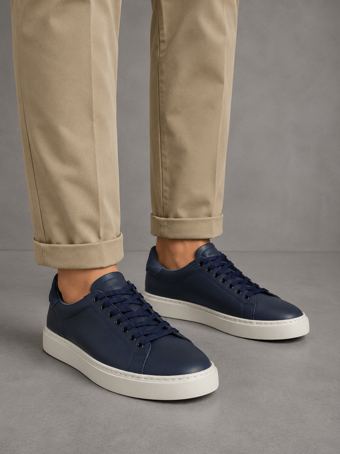 Zapatilla Clásica Cuero Azul Hombre